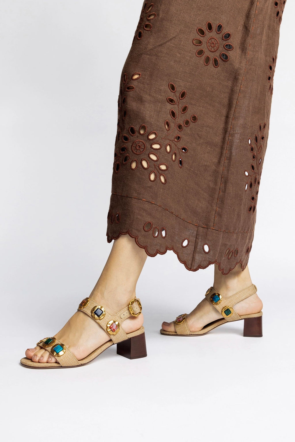 Larroude Milan Gioiello Block Sandal In Beige Raffia