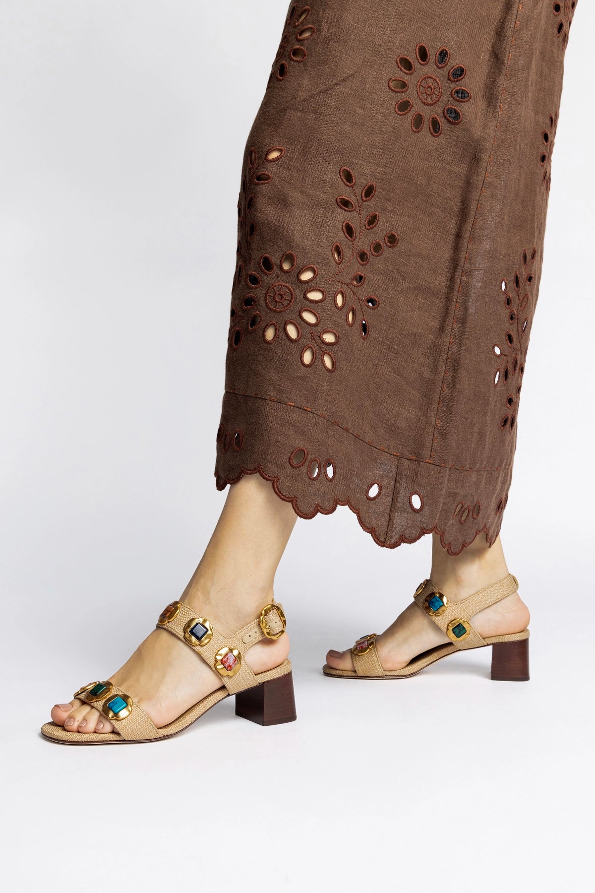 Larroude Milan Gioiello Block Sandal In Beige Raffia