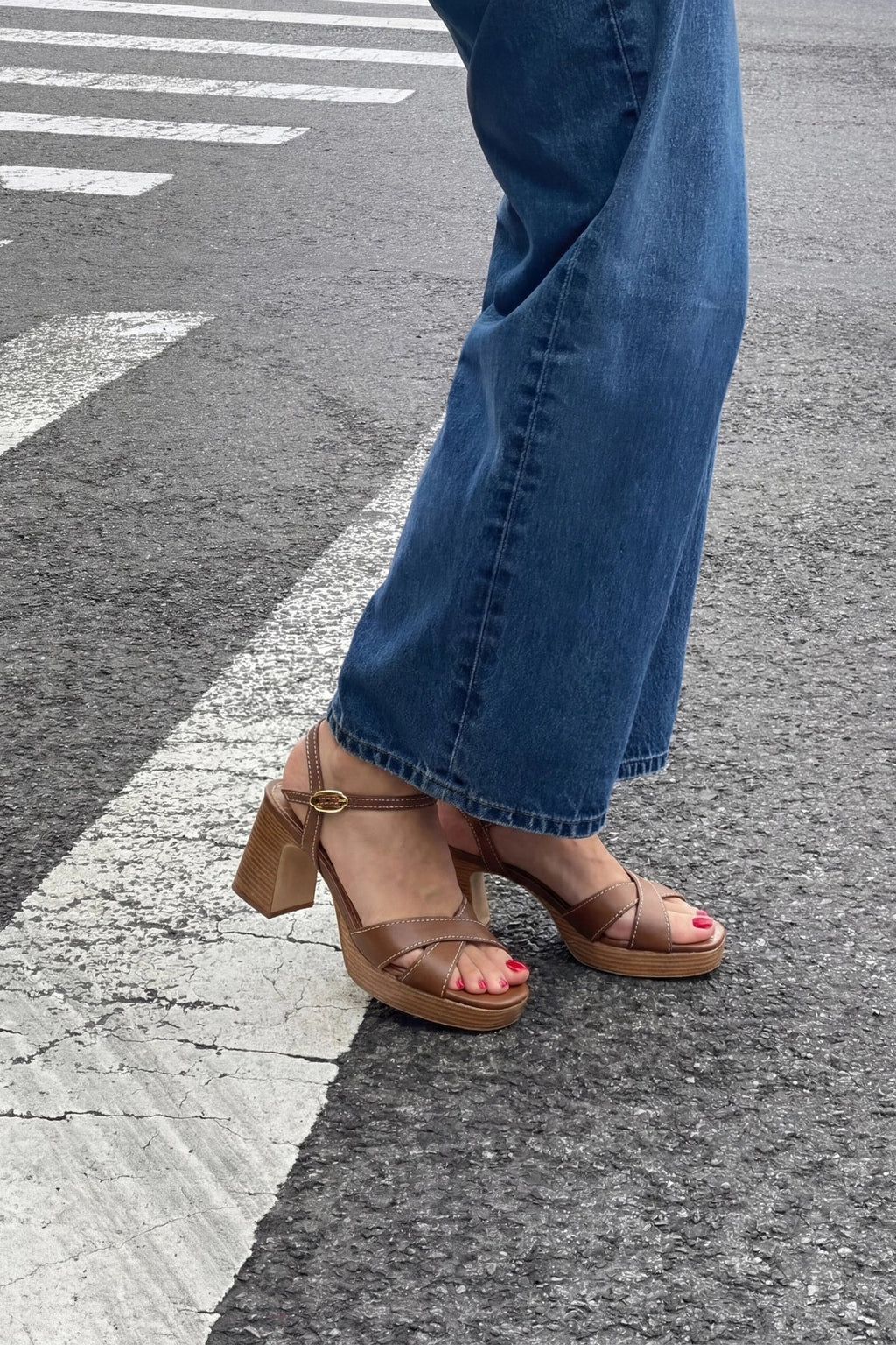 Larroude Bianca Low Sandal Caramel Leather