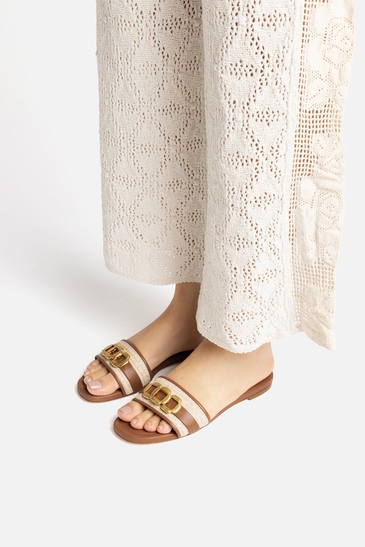 Larroude Franca Flat In Natural Raffia And Caramel Leather