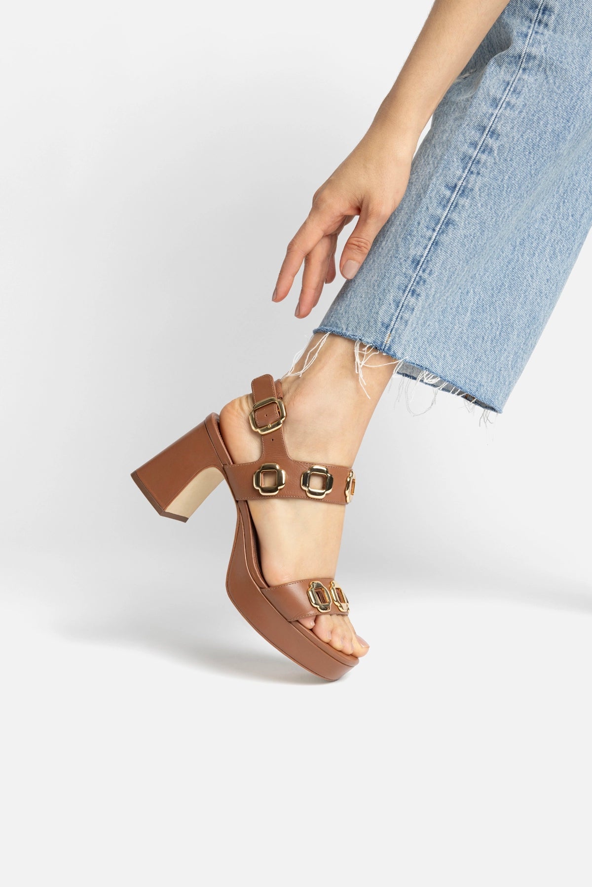Larroude Milan Dolly Low In Caramel Leather