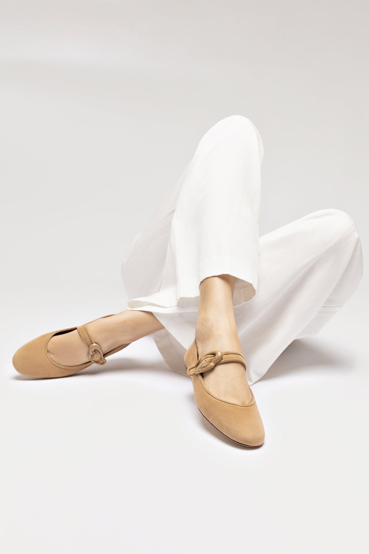 Larroude Verona Ballet Flat In Peanut Suede