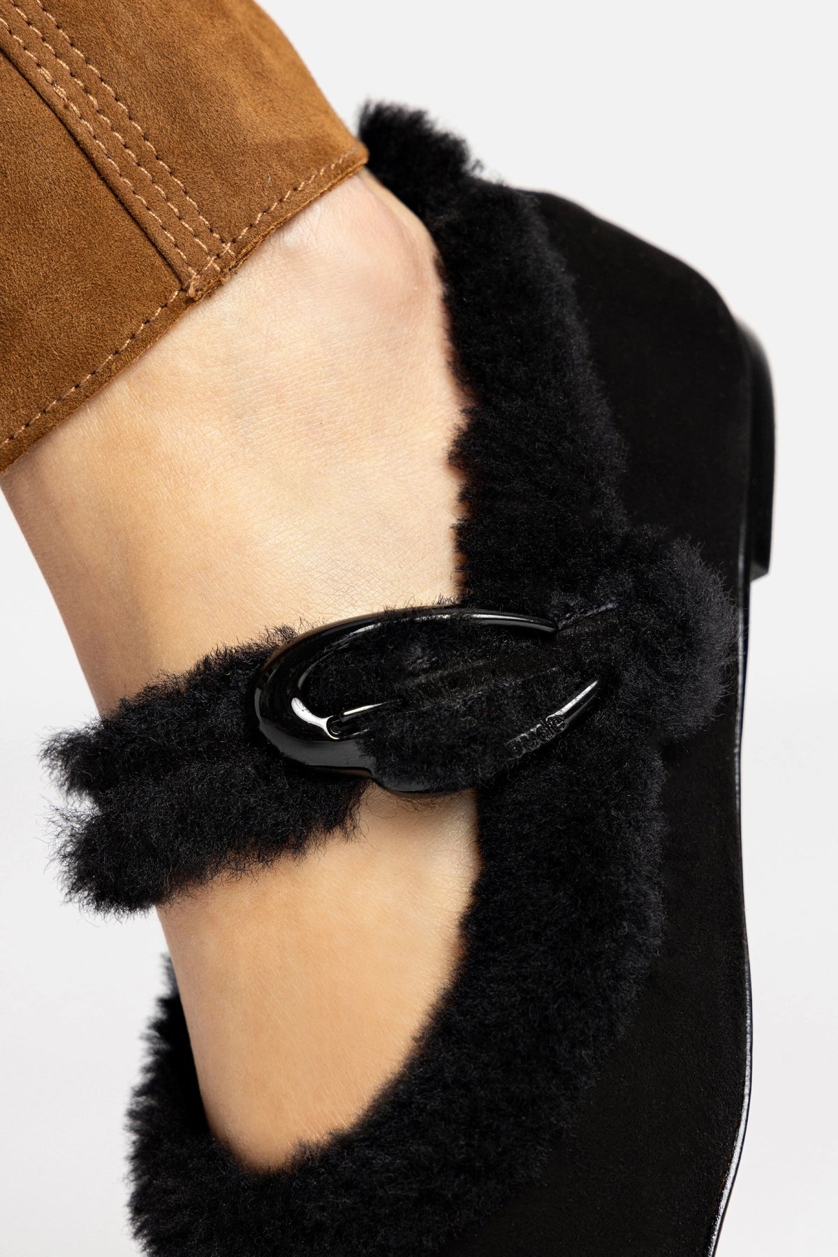 Larroude Verona Ballet Flat In Black Suede And Black Shearling