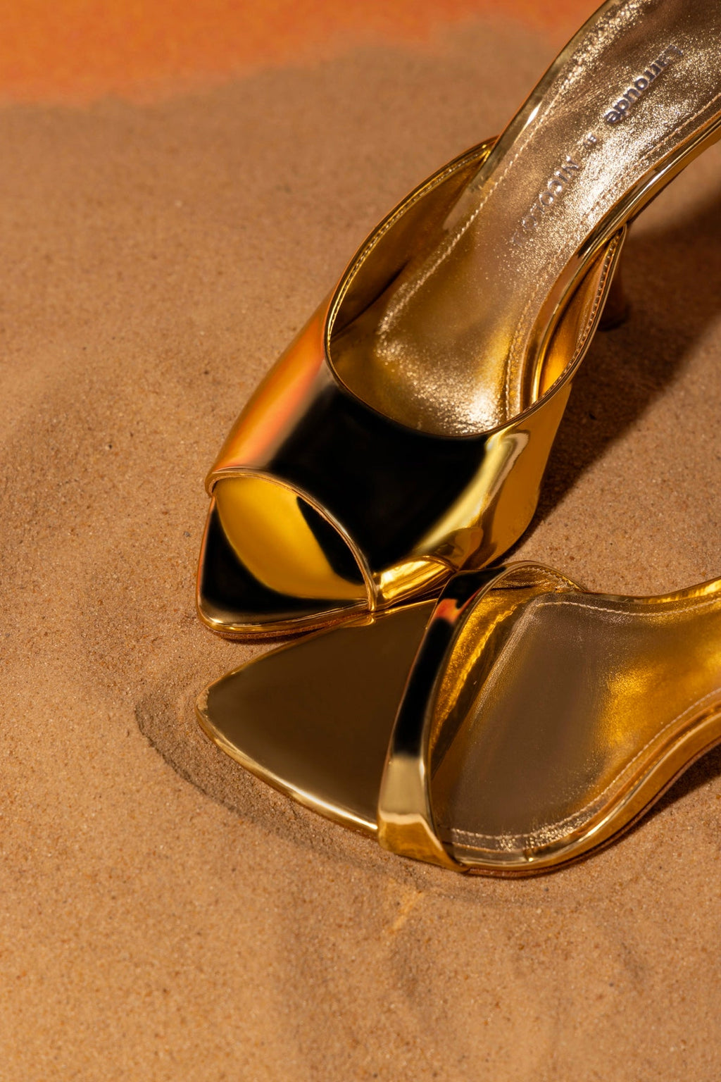 Larroude Larroudé x Nicolò B.: Malibu Mule Gold Specchio