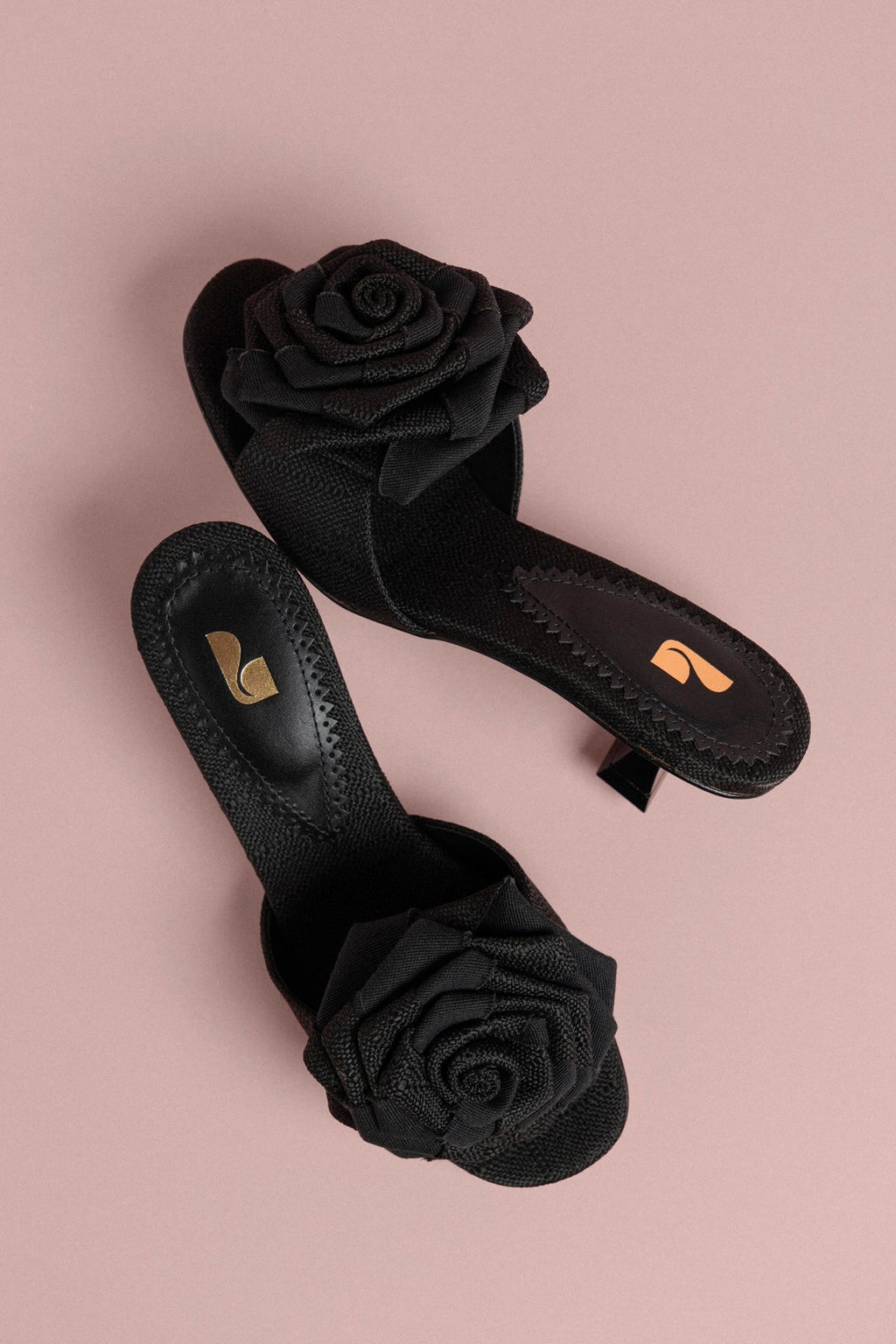 Larroude Scarlet Low Mule In Black Raffia