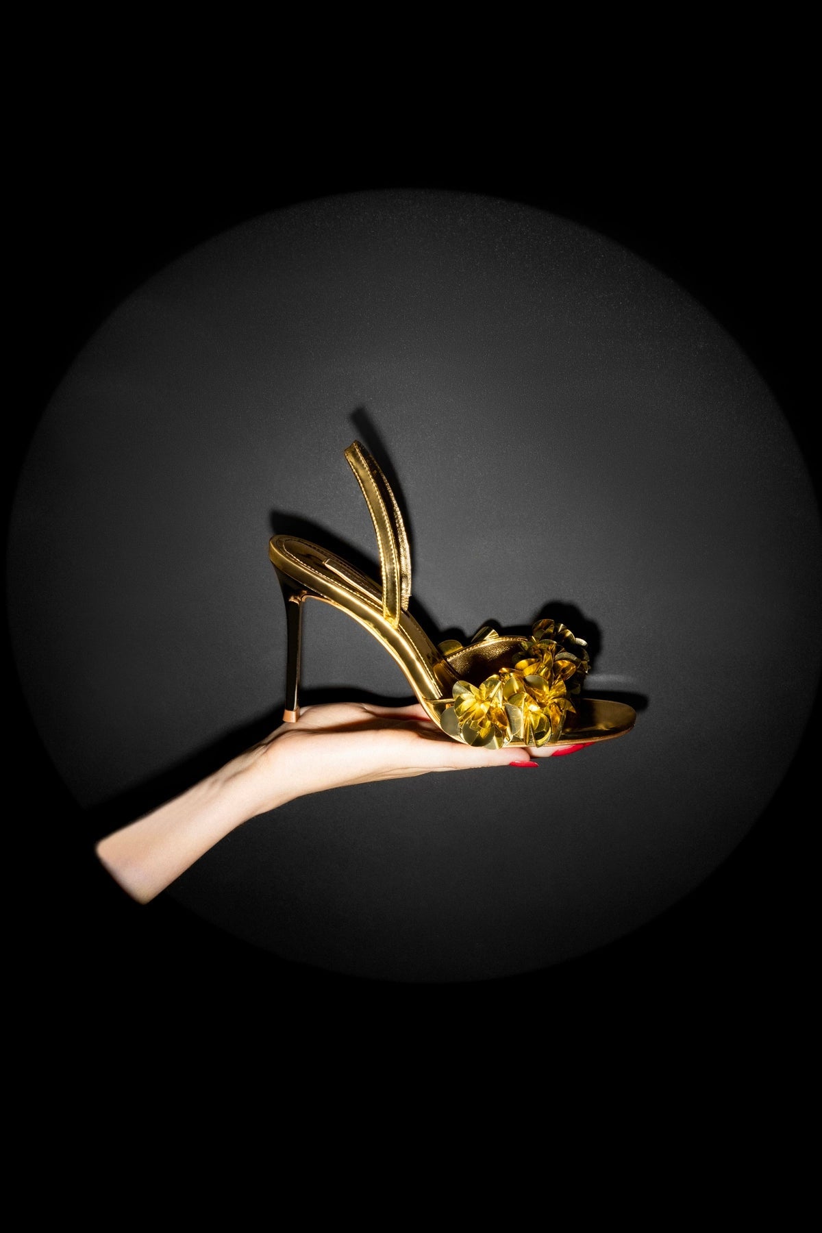 Larroude Morgan Sandal In Gold Specchio